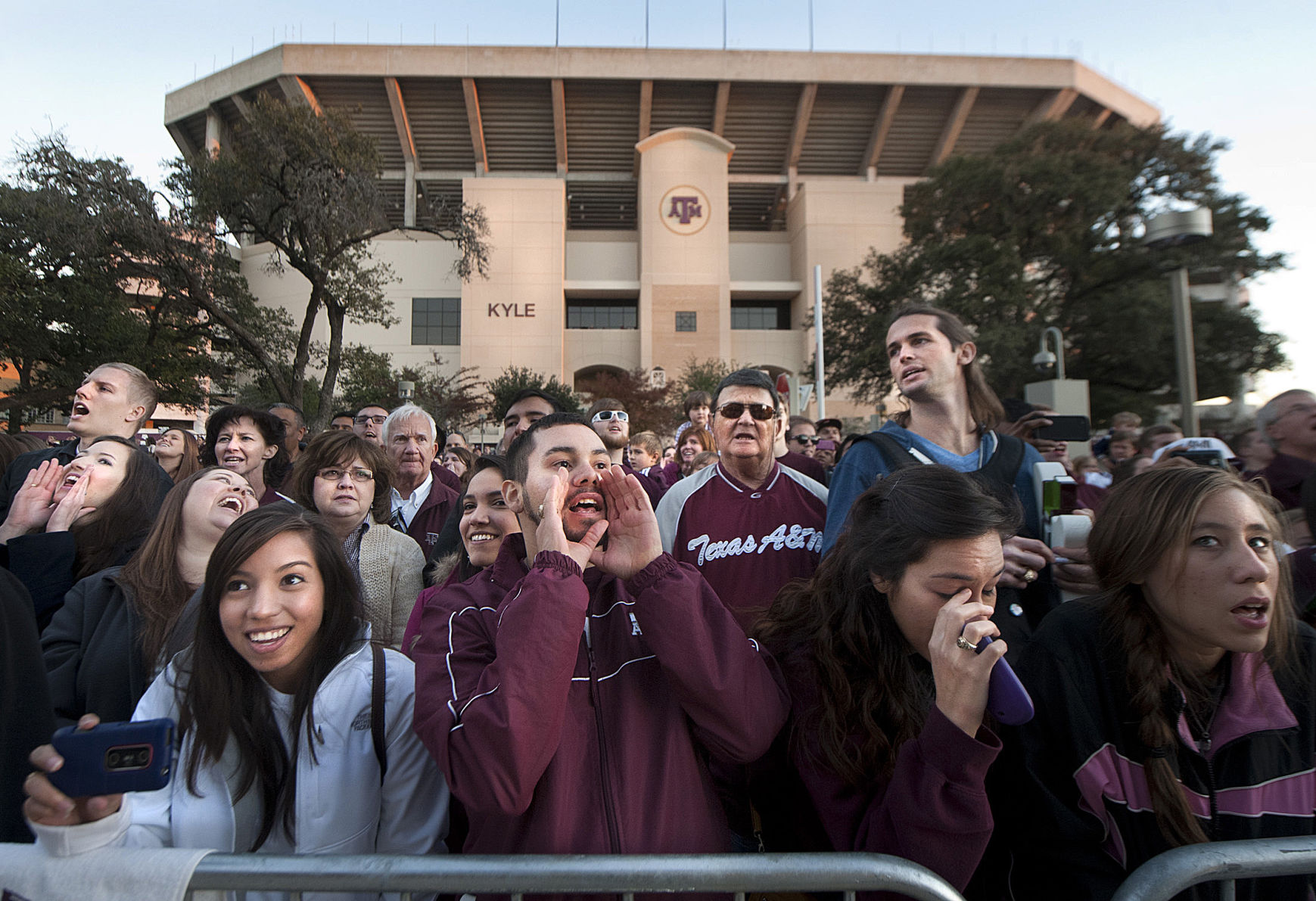 Johnny Manziel gets a hero's welcome